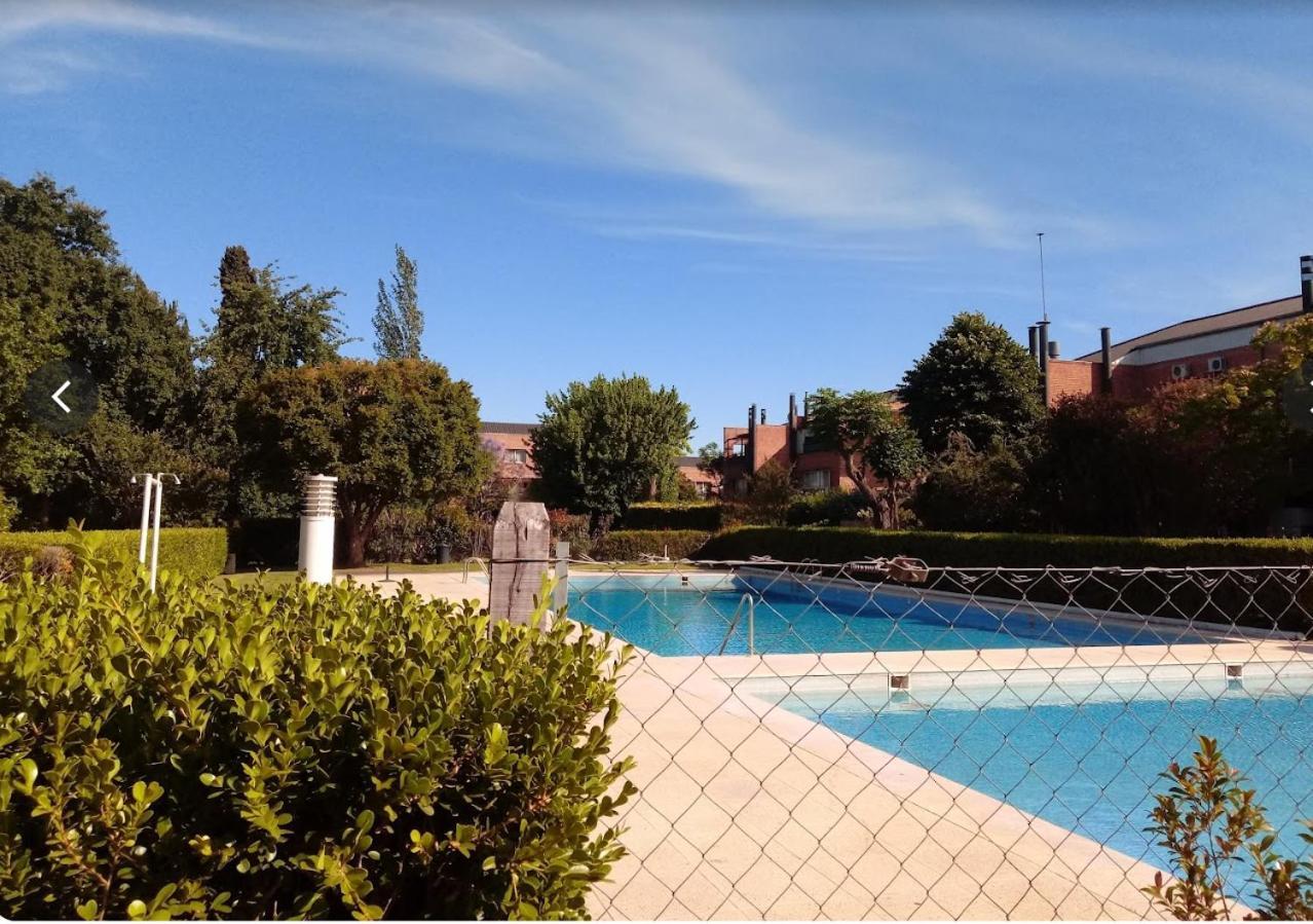 Lindisimo Con Parrilla Y Piscina, En Country Apartamento