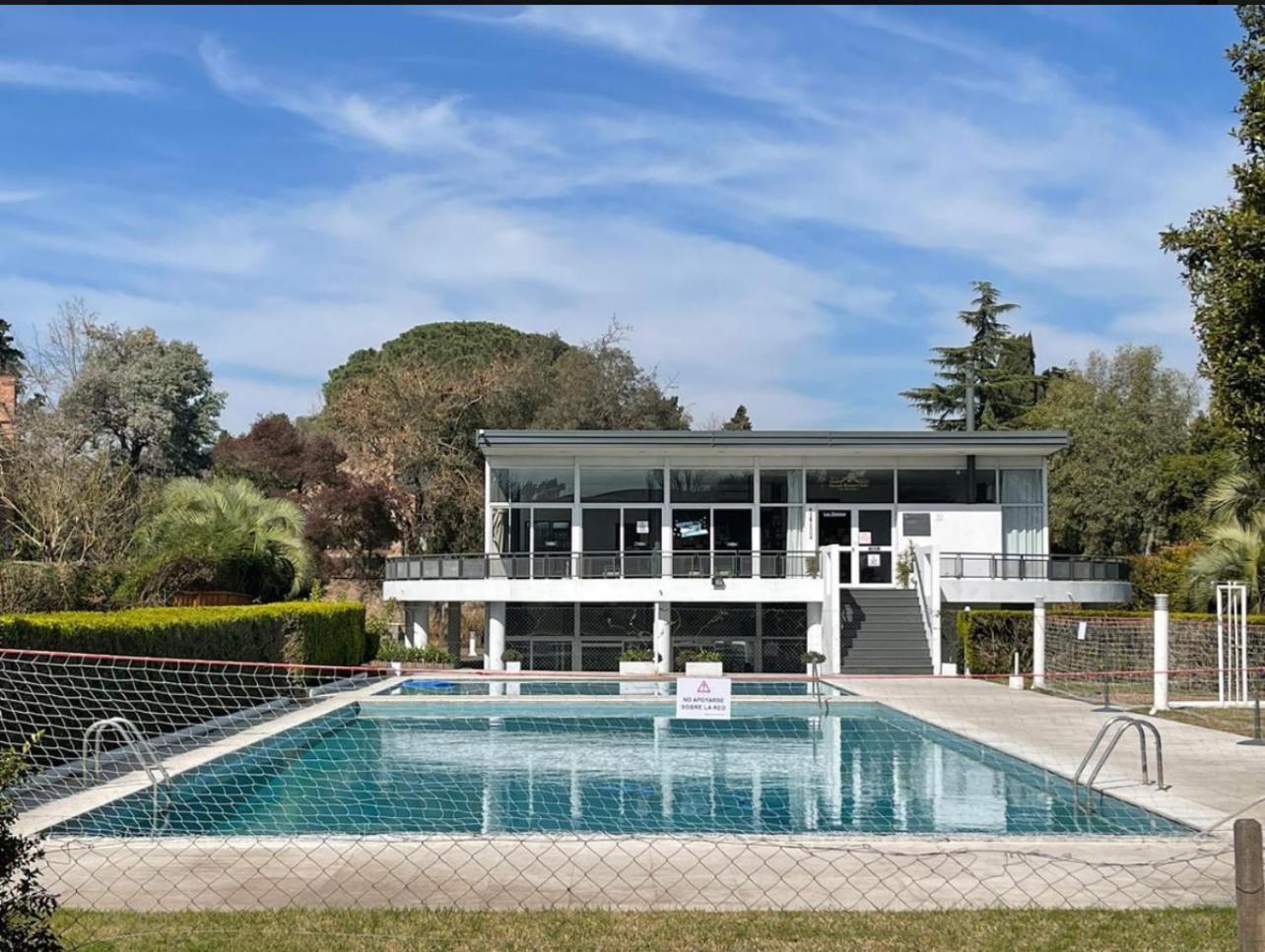 Lindisimo Con Parrilla Y Piscina, En Country